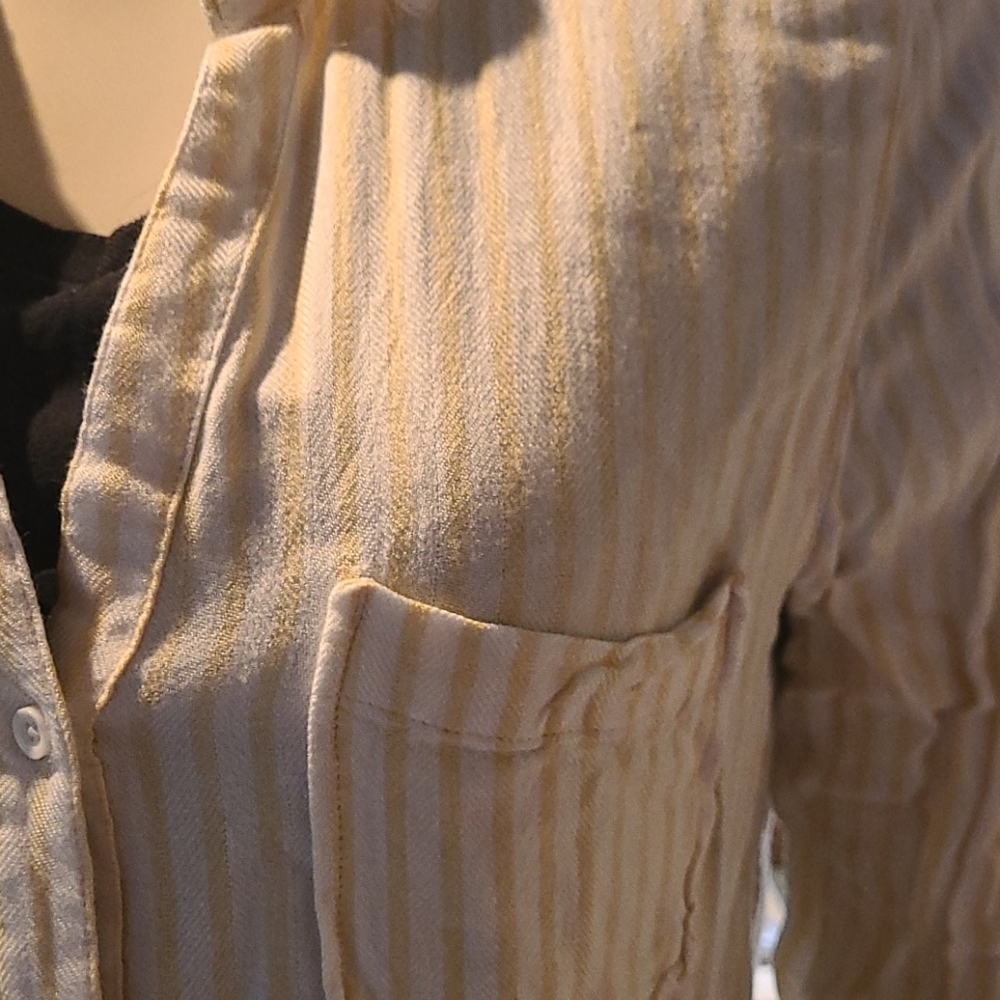 Button down - Picture 2 of 2